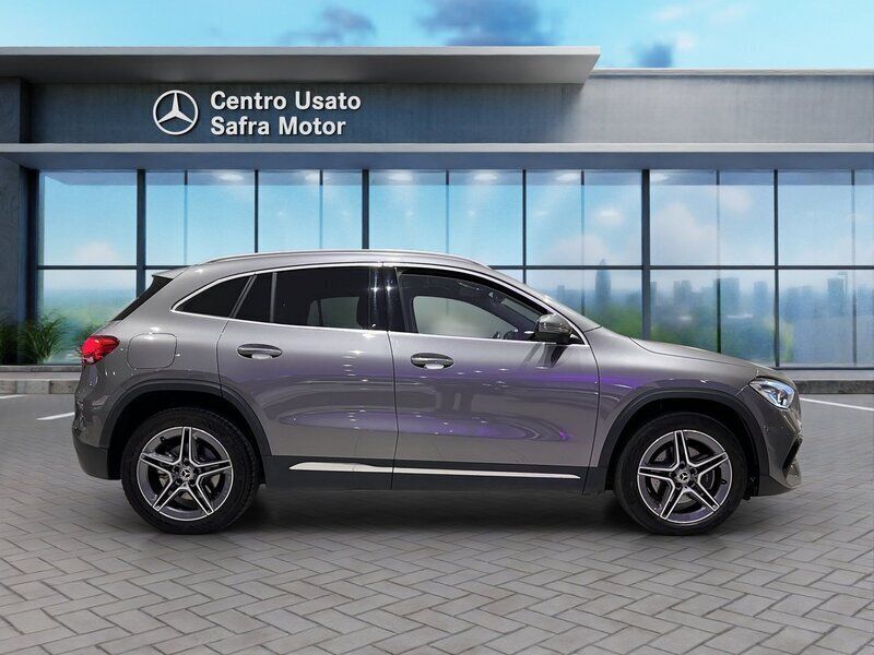 Usata Mercedes GLA250 Premium 160 CV (117 kW) 2022 Grigio montagna ; SUV