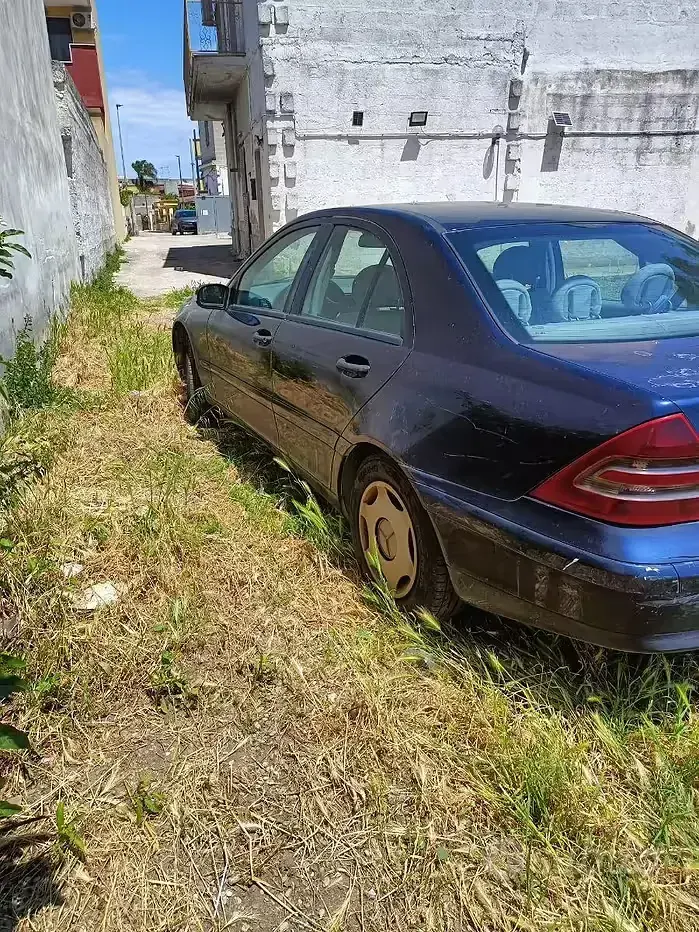 Usata Mercedes C220 143 CV (105 kW) 2001 Blu Berlina