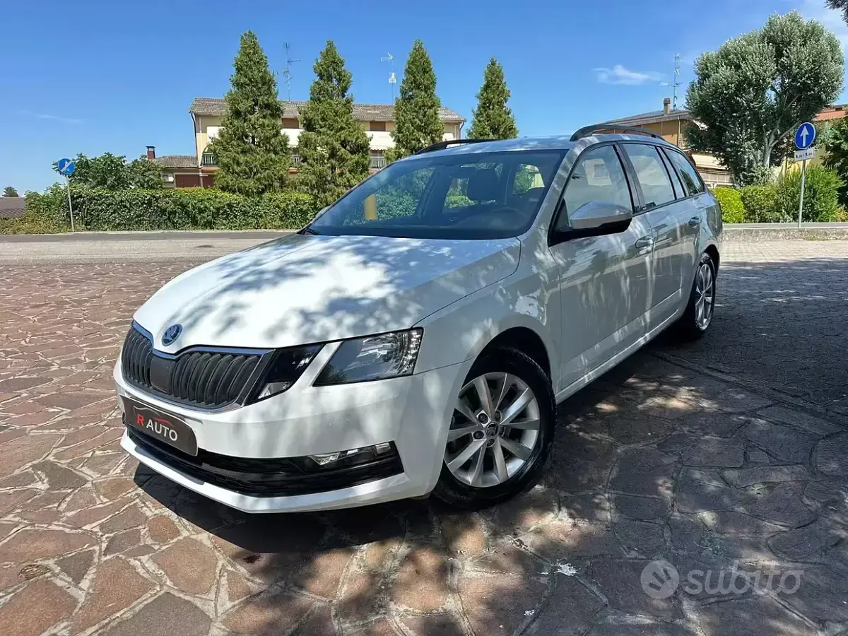 Usata Skoda Octavia G-TEC Ambition 110 CV (80 kW) 2017 Bianco Station wagon
