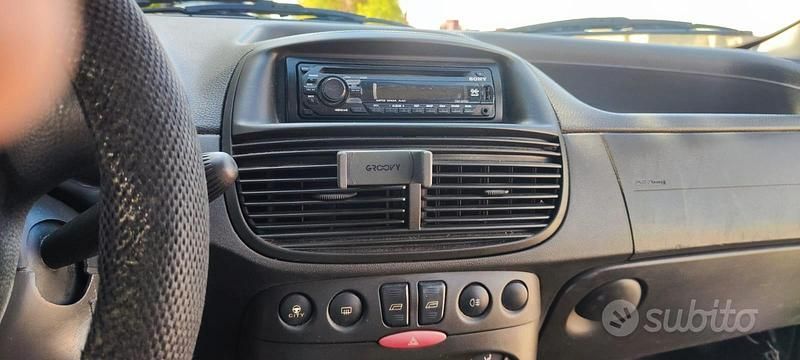 Usata Fiat Punto 60 CV (44 kW) 2004 Utilitaria