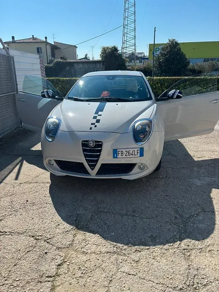 Usata Alfa Romeo MiTo 77 CV (56 kW) 2015 Bianco Utilitaria