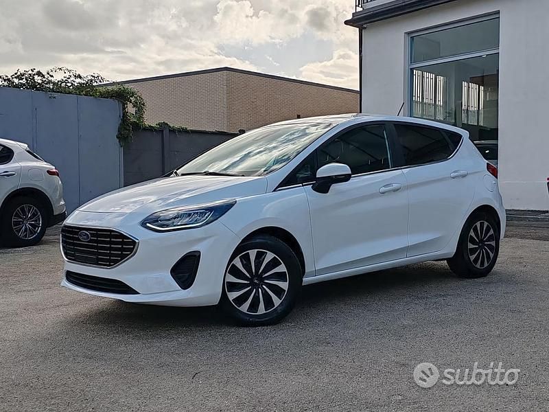Bianco Usata 2023 Ford Fiesta Titanium Tre volumi | 13.499 € (Ottimo prezzo) - Immagine 1/4