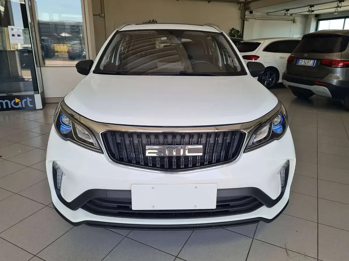 Nuova EMC QUATTRO 103 CV (75 kW) 2026 Bianco SUV