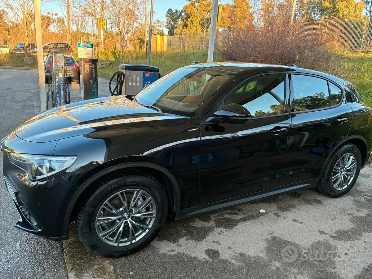 Usata Alfa Romeo Stelvio 190 CV (139 kW) 2022 Nero SUV