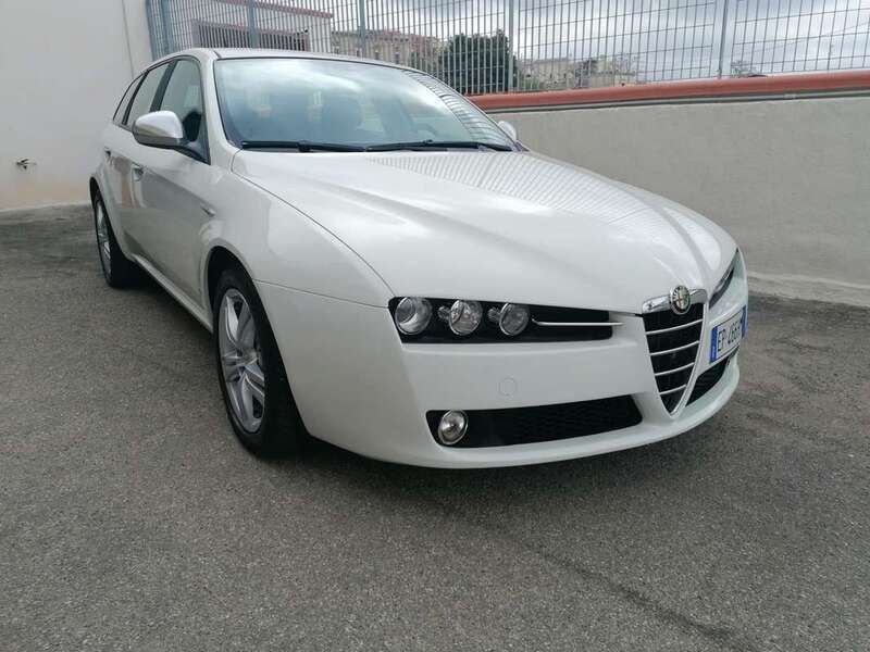 Usata 2012 Alfa Romeo 159 Progression Station wagon | 6300 € (Buon prezzo) - Immagine 1/4