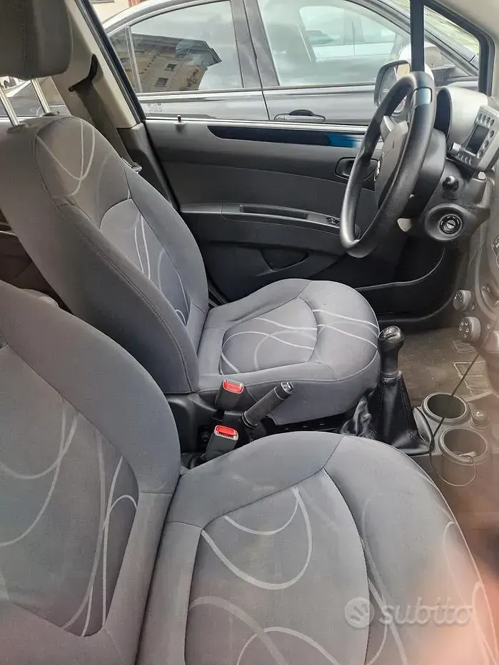 Begagnad Chevrolet Spark 68 HK (50 kW) 2012 Vit Halvkombi