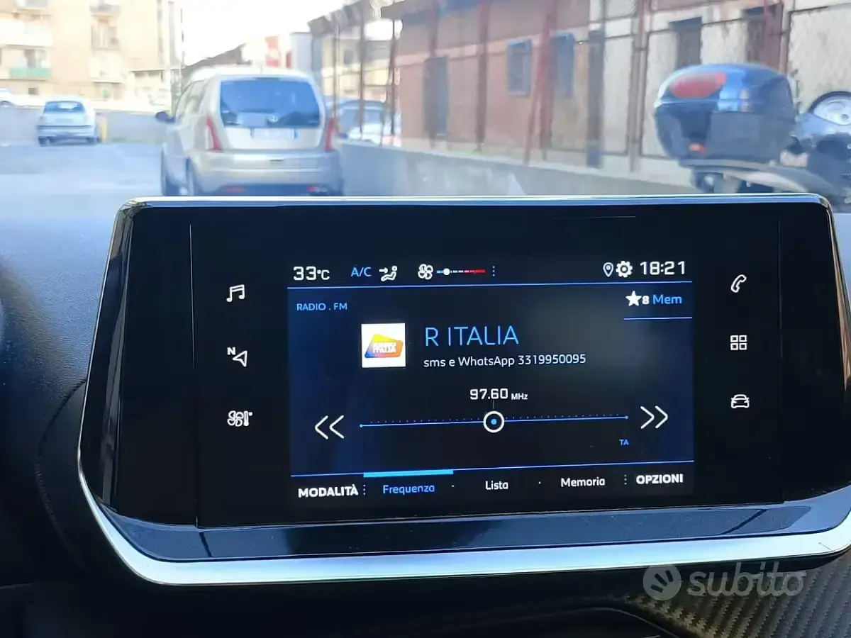 Usata Peugeot 208 75 CV (55 kW) 2023 Utilitaria