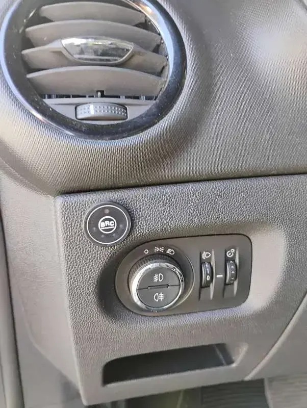 Usata Opel Corsa 101 CV (74 kW) 2014 Grigio Utilitaria