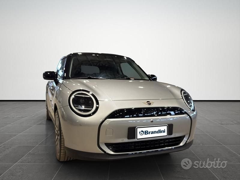 Usata Mini Cooper Classic 135 kW (184 CV) 2025 Grigio Utilitaria