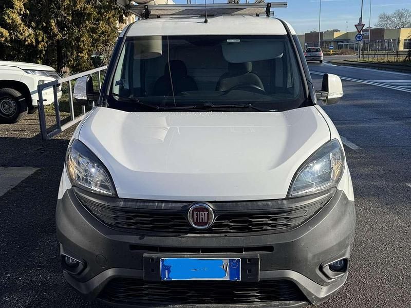 Usata Fiat Doblò 120 CV (88 kW) 2018 Bianco Monovolume