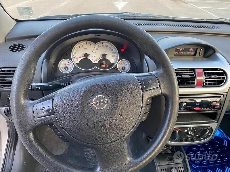Usata Opel Corsa 2000 Grigio Berlina