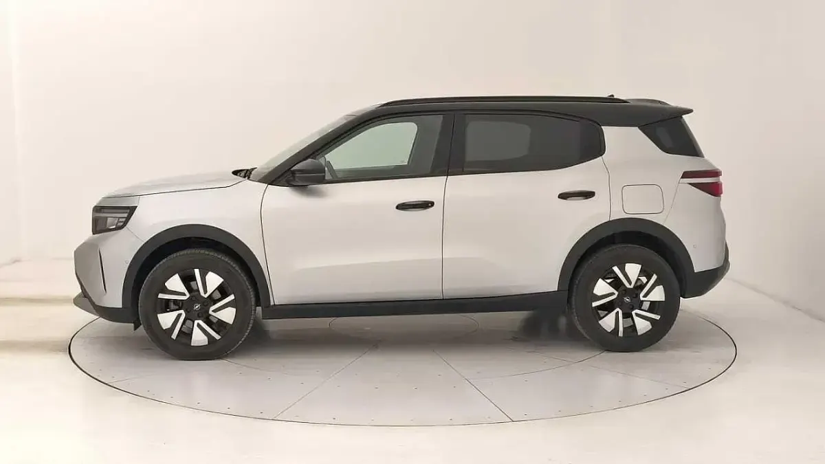 Usata Opel Frontera 136 CV (100 kW) 2025 Kaolin white SUV