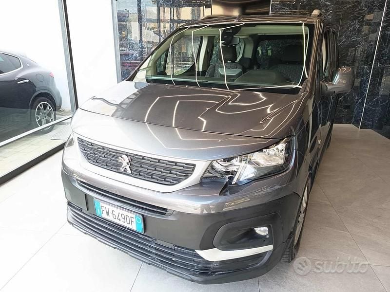 Usata Peugeot Rifter Active 102 CV (75 kW) 2019 Nero Monovolume