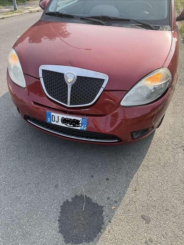 Usata Lancia Ypsilon 60 CV (44 kW) 2007 Rosso Utilitaria