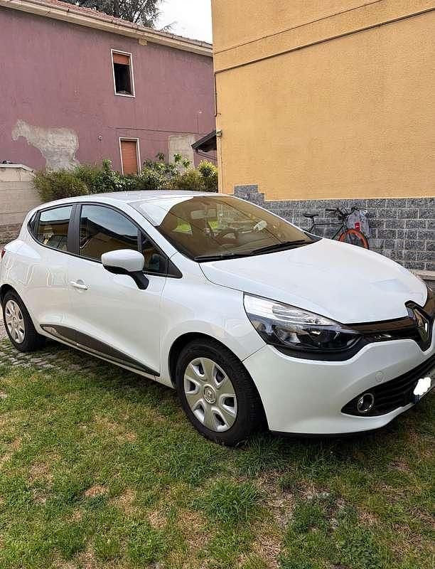 Usata Renault Clio IV 73 CV (53 kW) 2012 Berlina