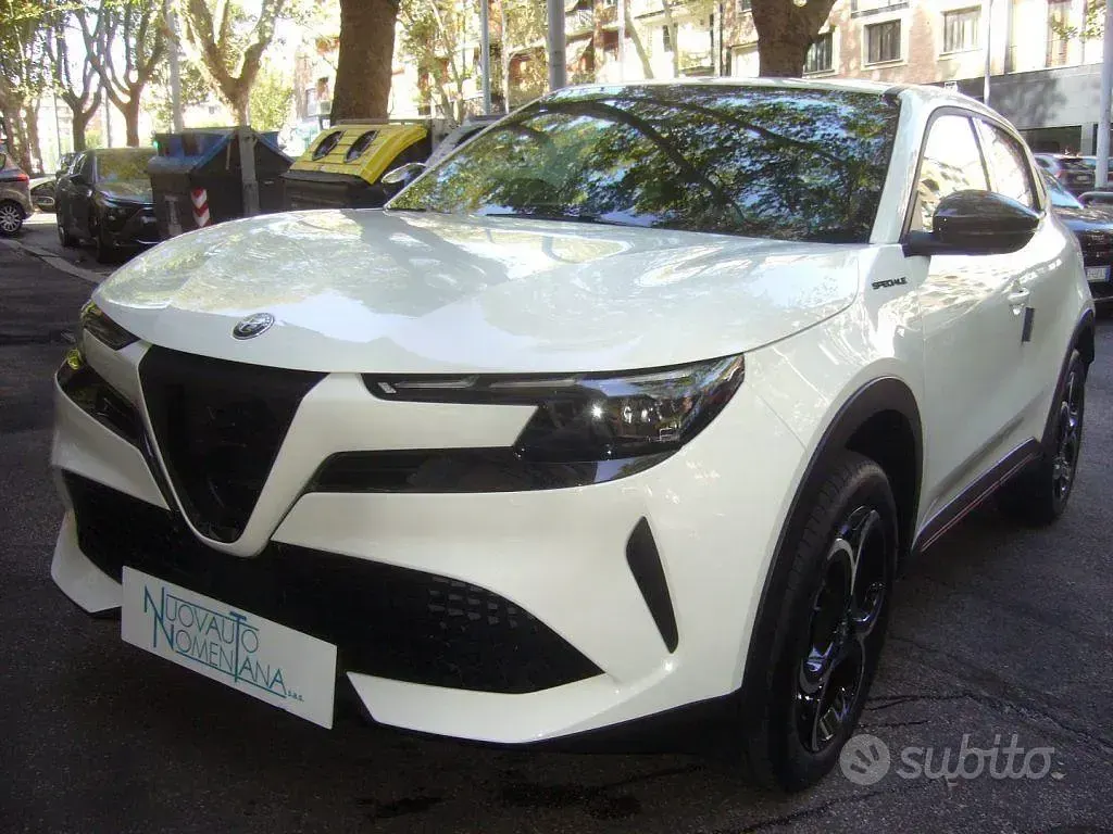 Nouvelle Alfa Romeo GT Junior 136 ch (100 kW) 2025 Blanc SUV