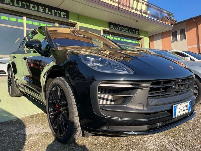 Nero Usata 2022 Porsche Macan SUV | 87.999 € (Cara) - Immagine 1/4