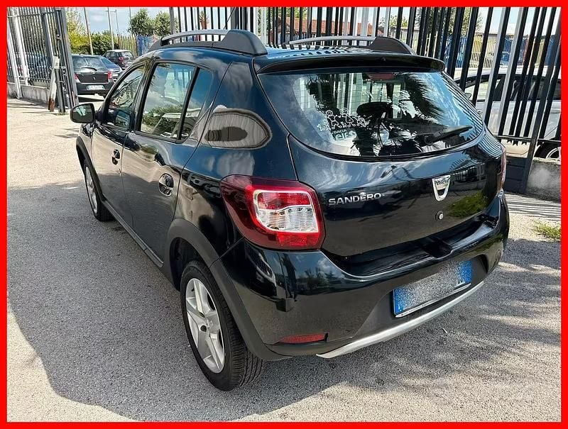 Usata Dacia Sandero Stepway 90 CV (66 kW) 2014 Nero Berlina