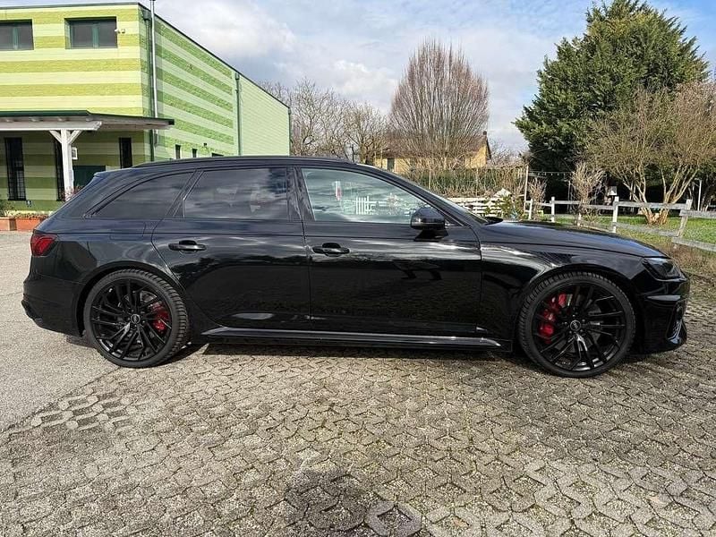 Usata Audi RS4 Ambiente 450 CV (330 kW) 2022 Nero Station wagon