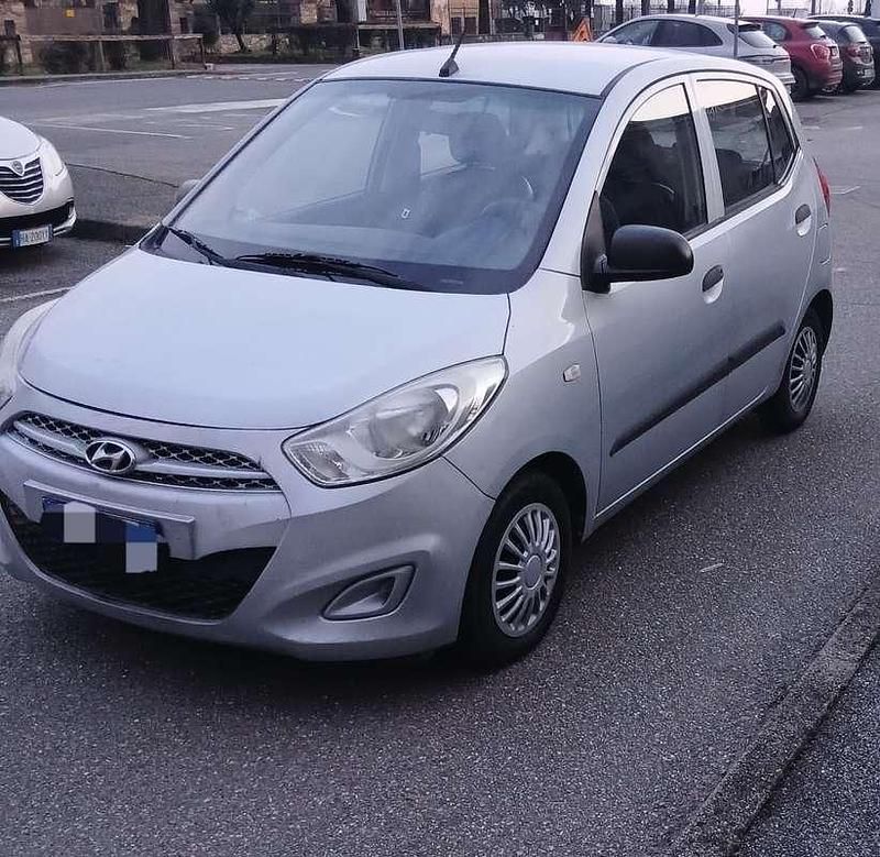 Blu/azzurro Usata 2012 Hyundai i10 Style Utilitaria | 2500 € (Ottimo prezzo) - Immagine 1/4