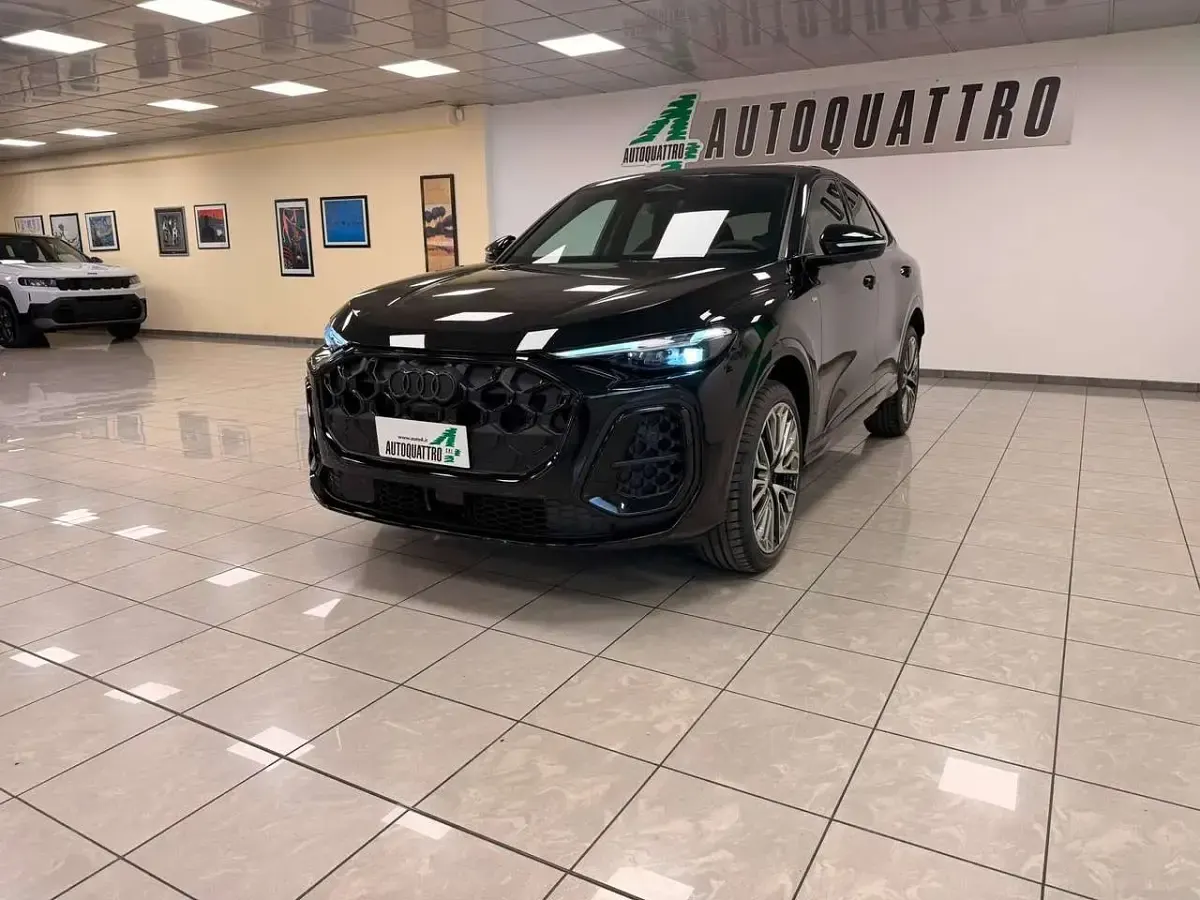 Nuova Audi Q5 S-Line 204 CV (150 kW) 2026 Nero mythos SUV