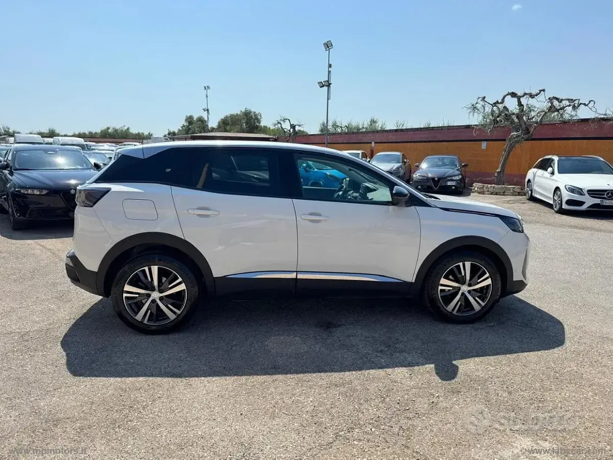 Usata Peugeot 3008 Allure 131 CV (96 kW) 2022 Bianco SUV