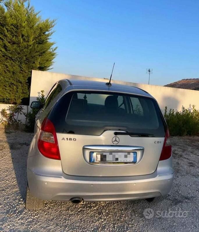 Usata Mercedes A180 2010 Grigio Berlina