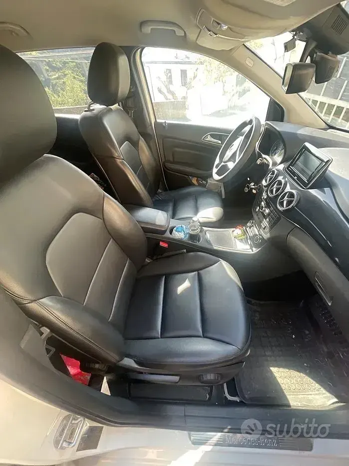Usata Mercedes B180 109 CV (80 kW) 2013 Bianco Utilitaria
