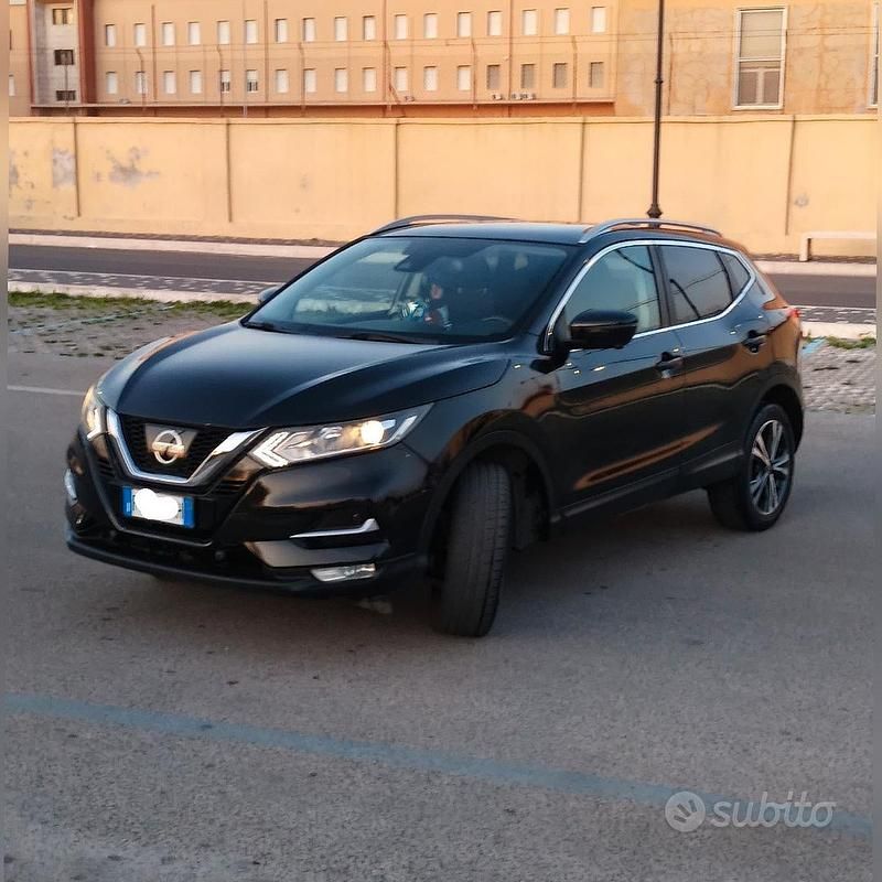 Gebraucht Nissan Qashqai N-Connecta 116 PS (85 kW) 2018 Schwarz SUV