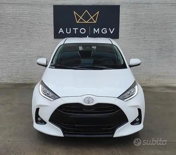 Usata Toyota Yaris Trend 72 CV (52 kW) 2022 Bianco Berlina