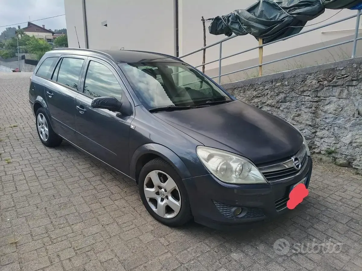 Usata Opel Astra 101 CV (74 kW) 2007 Bluazzurro Station wagon