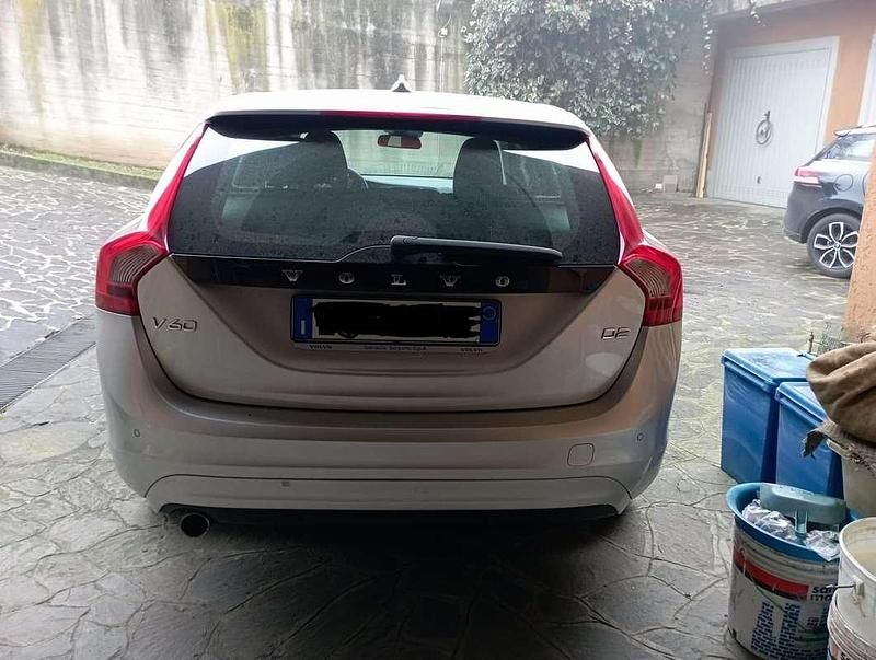 Usata Volvo V60 Business Edition 114 CV (83 kW) 2015 Argento Station wagon