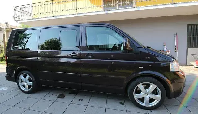 Usata VW Multivan 174 CV (127 kW) 2007 Marrone Monovolume