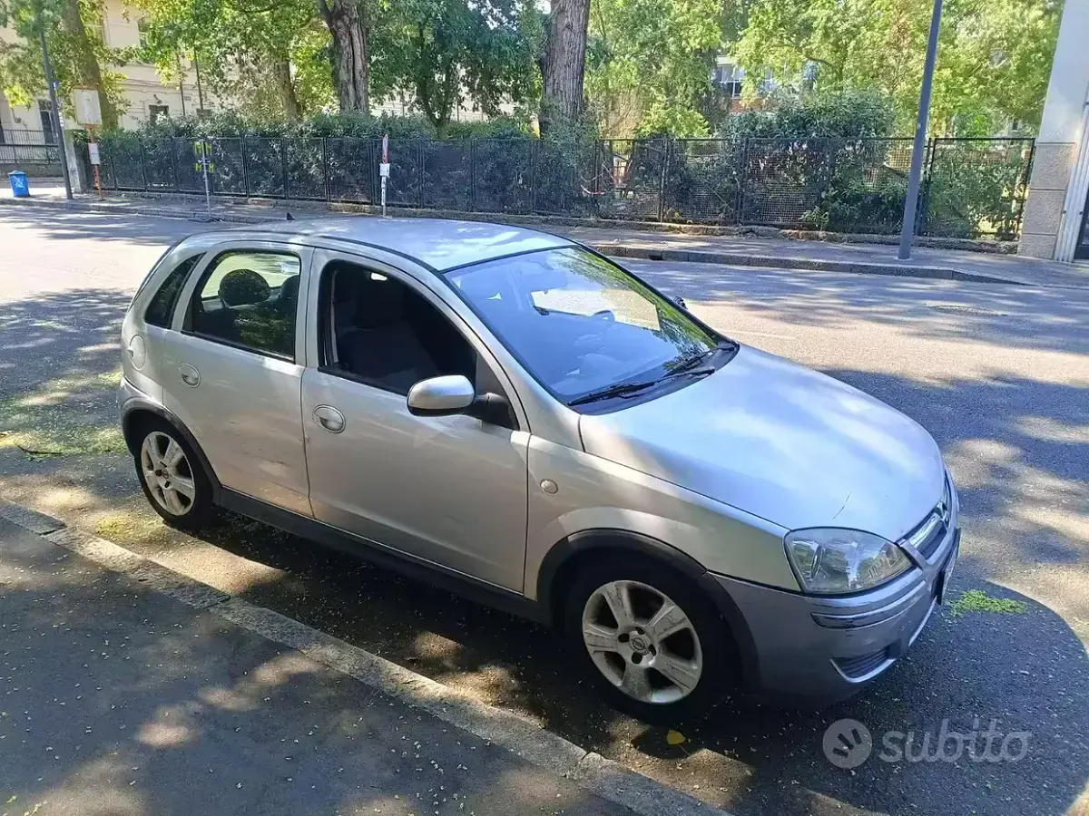 Usata Opel Corsa 80 CV (58 kW) 2005 Giallo Utilitaria