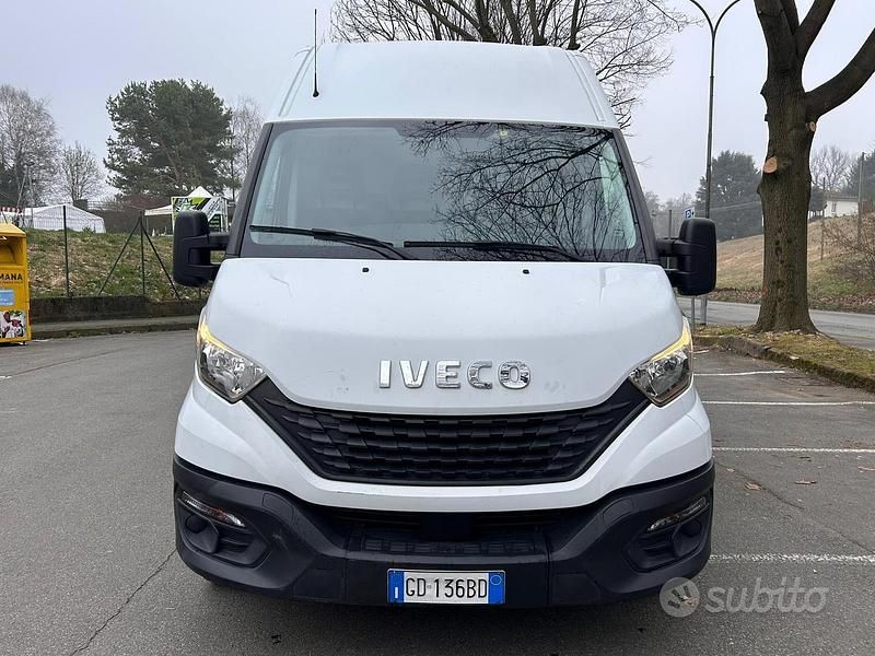Usata Iveco 35.12 116 CV (85 kW) 2020 Bianco Furgone