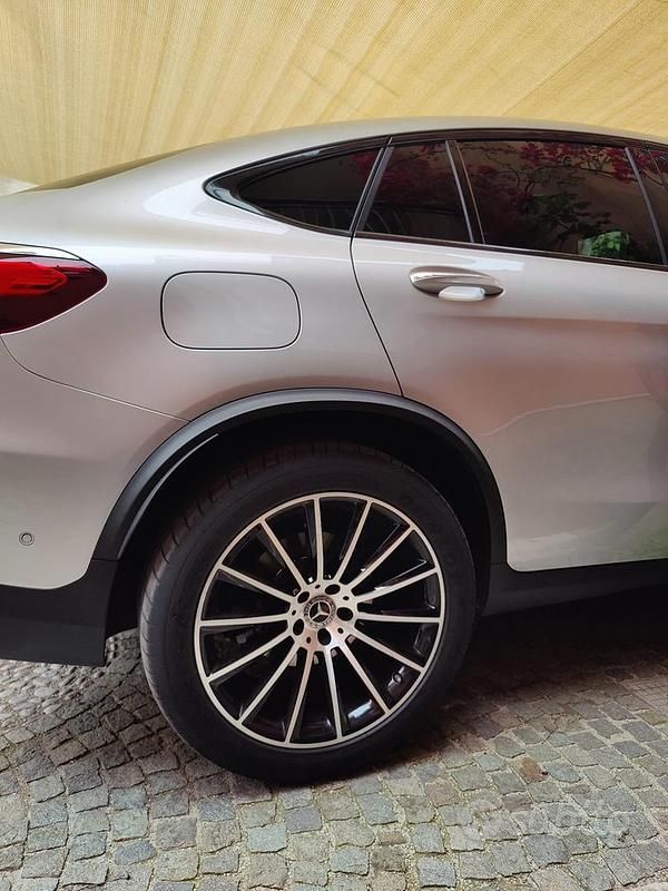 Usata Mercedes GLC300 245 CV (180 kW) 2020 Grigio SUV