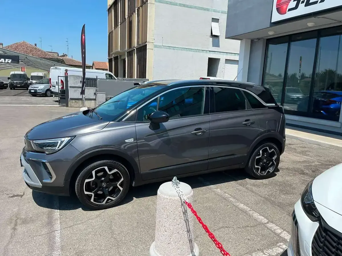 Usata Opel Crossland Elegance 110 CV (80 kW) 2023 Grigio scuro met SUV