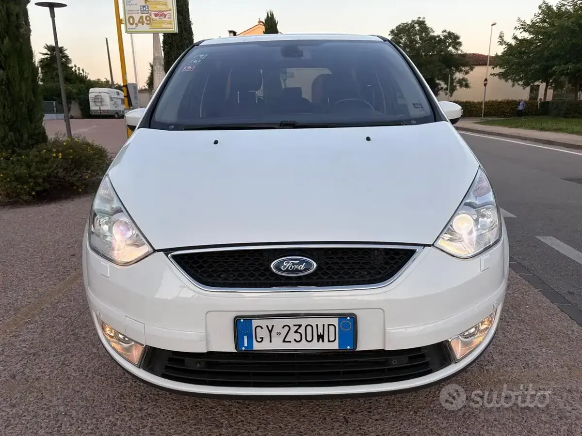 Usata Ford Galaxy 140 CV (102 kW) 2010 Bianco Monovolume