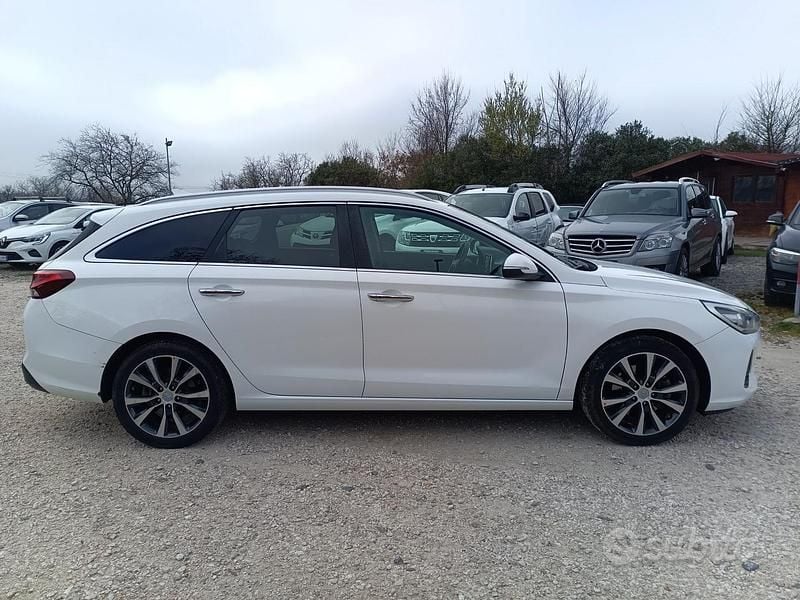 Usata Hyundai i30 Comfort 110 CV (80 kW) 2018 Bianco Station wagon