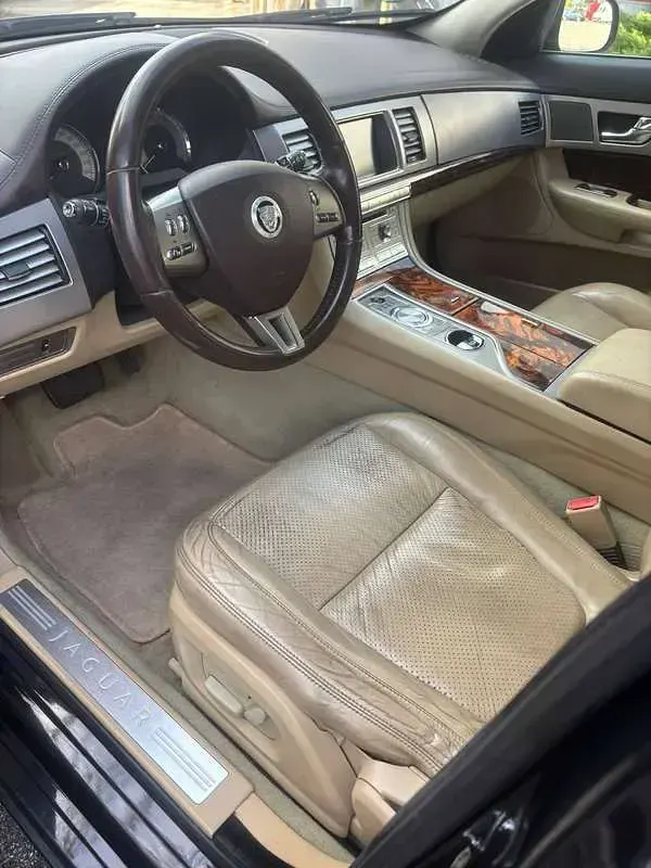 Usata Jaguar XF Premium Luxury 238 CV (175 kW) 2009 Nero Berlina