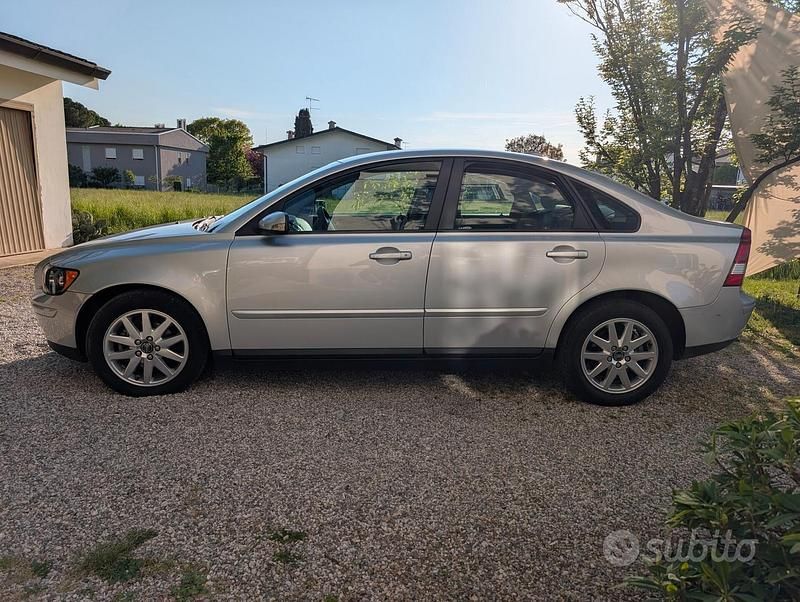 Usata Volvo S40 Momentum 125 CV (91 kW) 2006 Grigio Berlina
