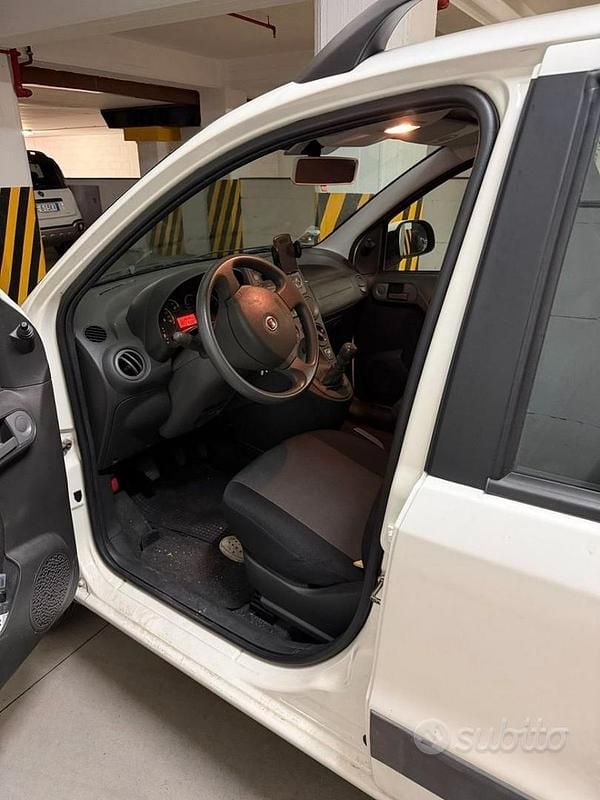 Usata Fiat Panda 4x4 69 CV (50 kW) 2011 Bianco Utilitaria
