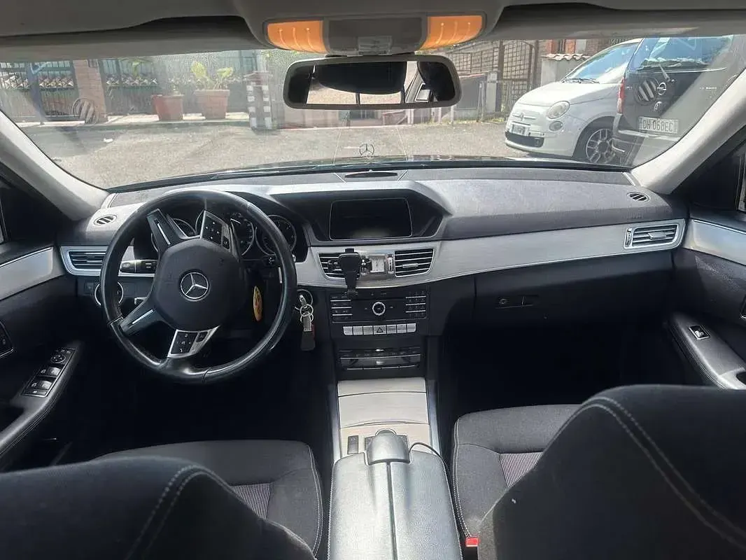 Usata Mercedes E200 Business 136 CV (100 kW) 2015 Nero Station wagon