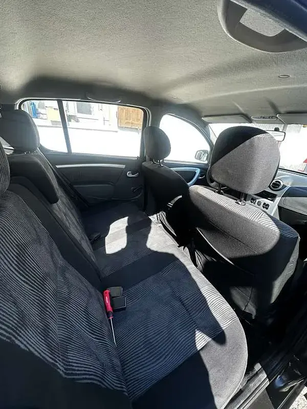 Usata Dacia Sandero Ambiance 75 CV (55 kW) 2010 Berlina