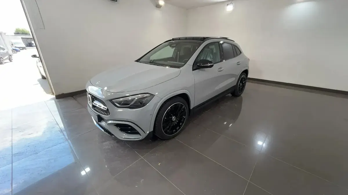 Nuova Mercedes GLA200 AMG line 150 CV (110 kW) 2026 Grigio alpi manufaktur SUV