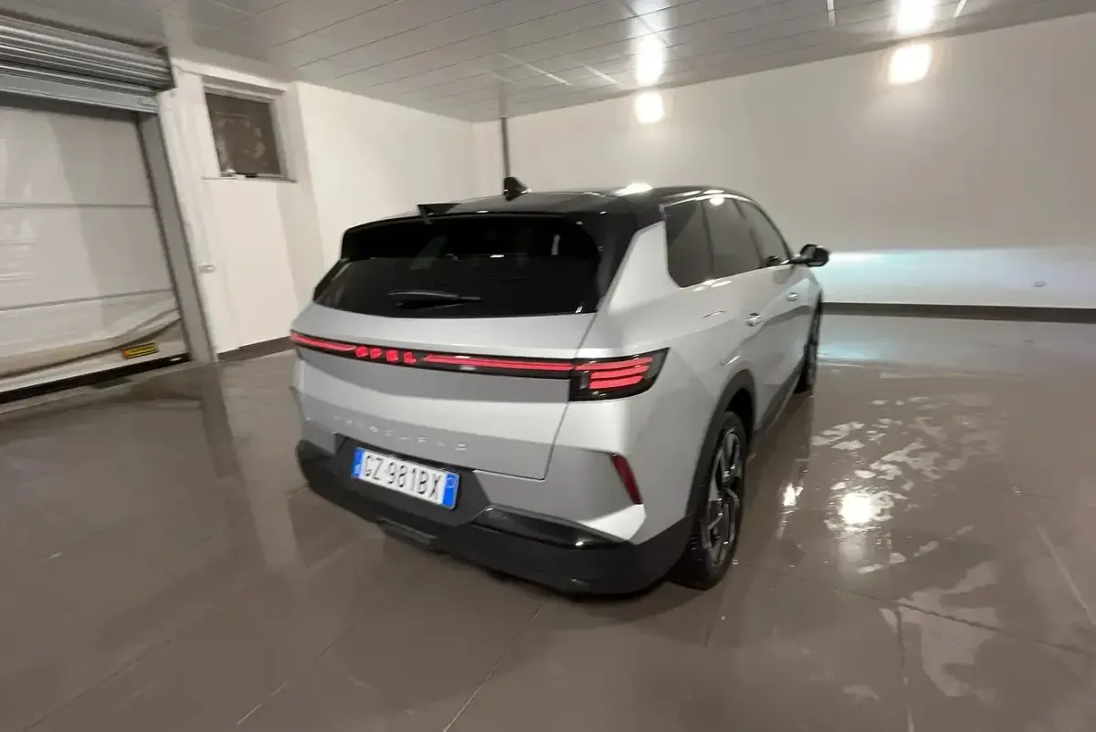 Usata Opel Grandland X 136 CV (100 kW) 2025 Kristall silver SUV