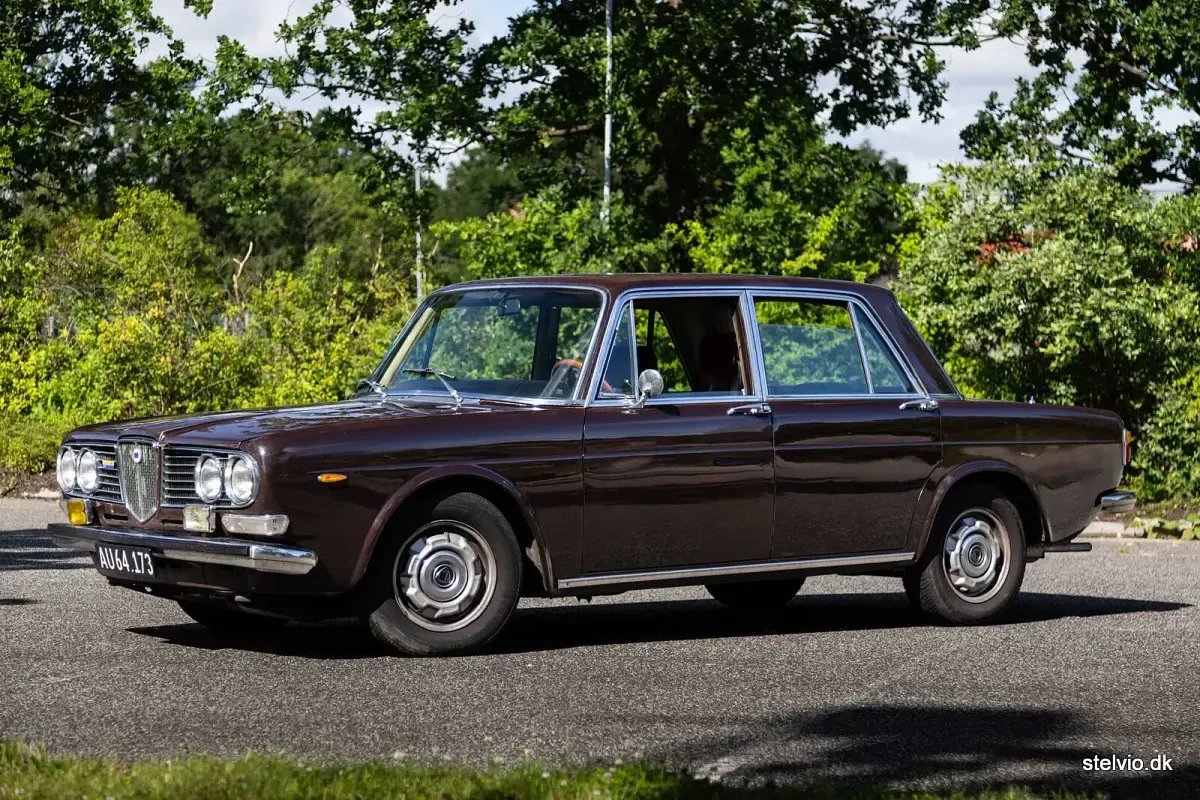 Usata Lancia 2000 125 CV (91 kW) 1973 Marrone Berlina
