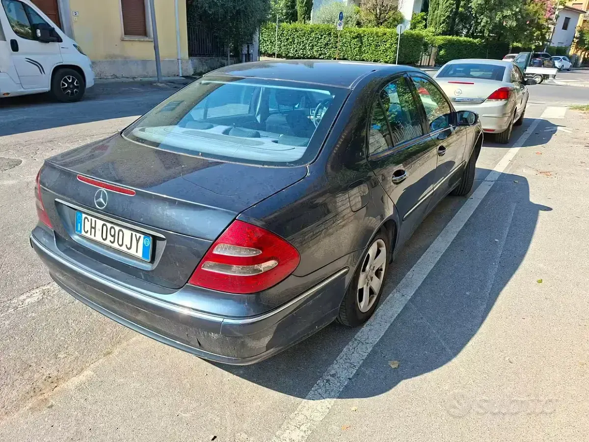 Usata Mercedes E200 150 CV (110 kW) 2003 Berlina