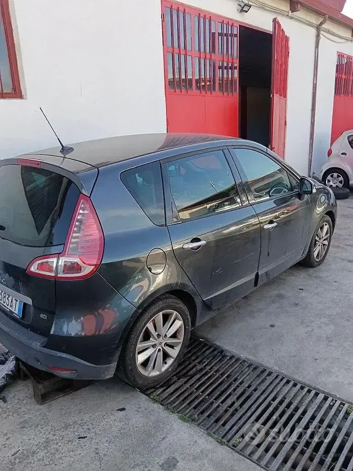 Usata Renault Scénic III 150 CV (110 kW) 2010 Monovolume