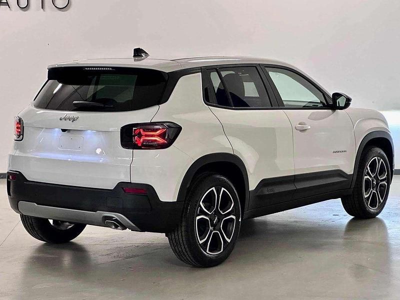 Usata Jeep Avenger Summit 101 CV (74 kW) 2024 Bianco pastello SUV